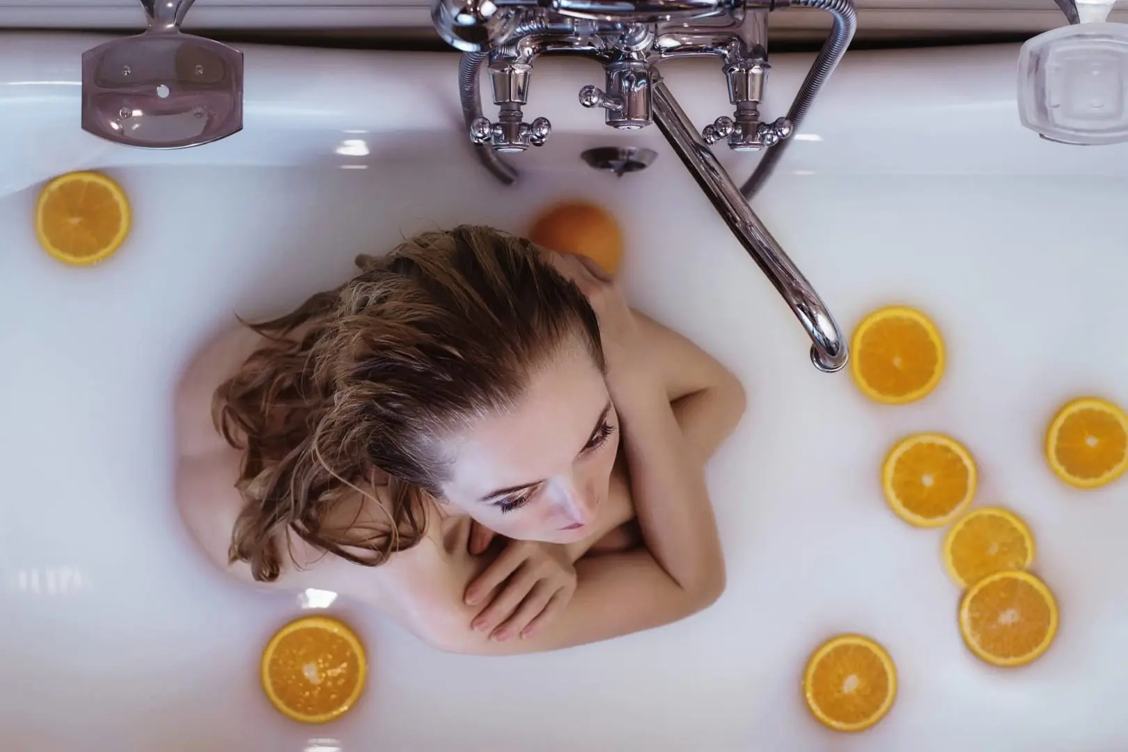9 ideas to pamper yourself at home when you can’t get to the spa! • Soothe your senses 12 9 ideas to pamper yourself at home when you cant get to the spa photo 02 1